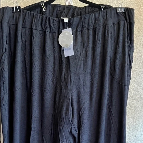 Zim & Zoe Women’s plus size 22/24 - crinkle cropped pant with side buttons - Picture 5 of 8